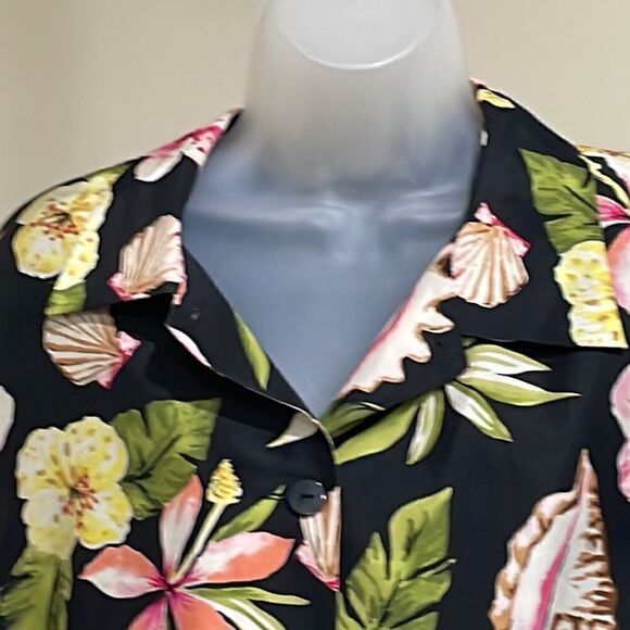 NWOT Silkland Hawaiian Button Down Blouse. Size 1X 18/20 plus 100% silk - Picture 2 of 9